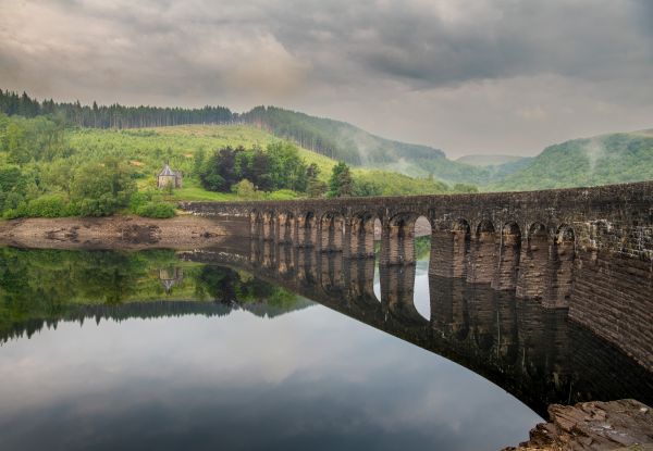 Garreg-Ddu-Dam-at-dawn..jpg
